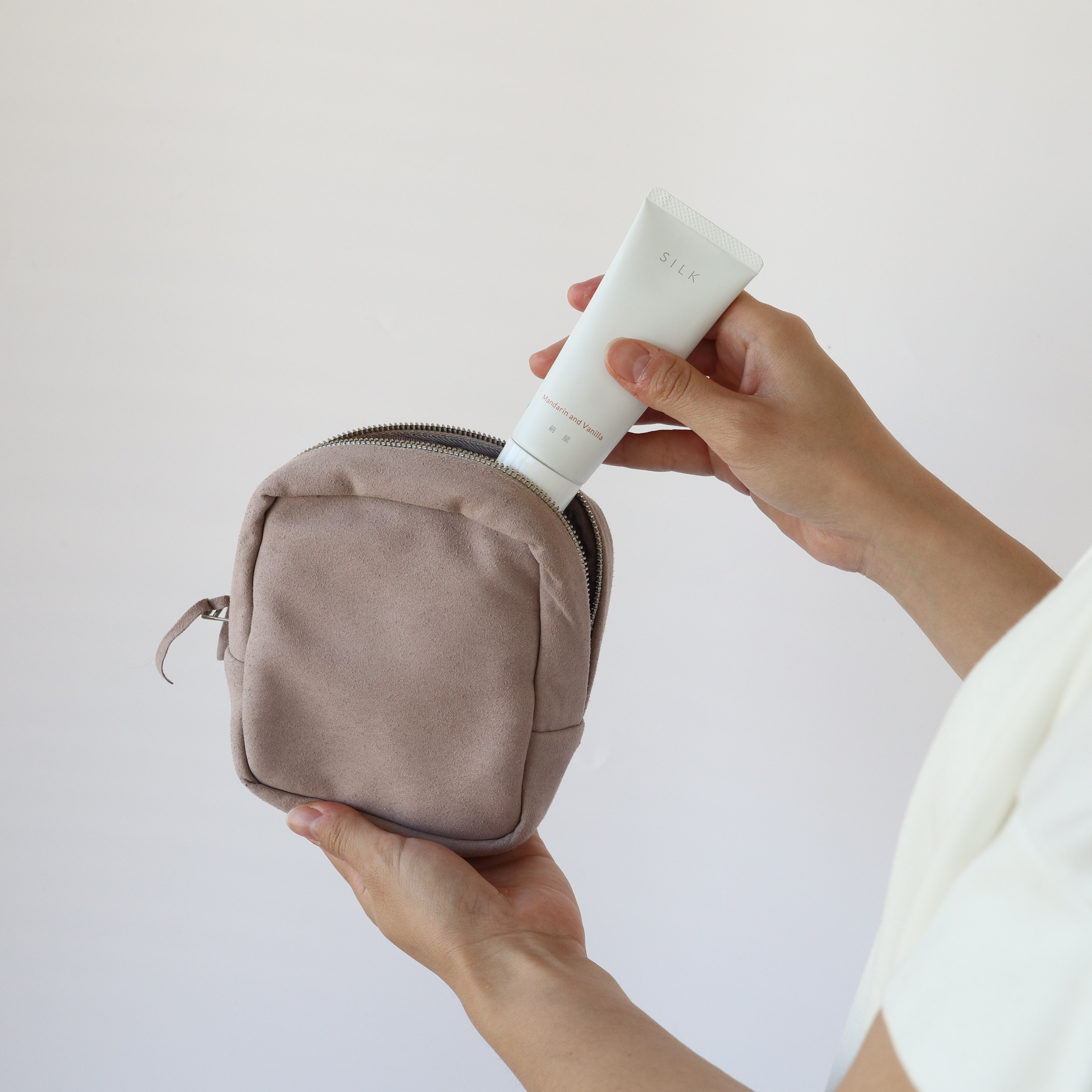 【イニシャル名入れ/BOX入】花いろはMUJI 今治タオルハンカチ・ハンドクリーム