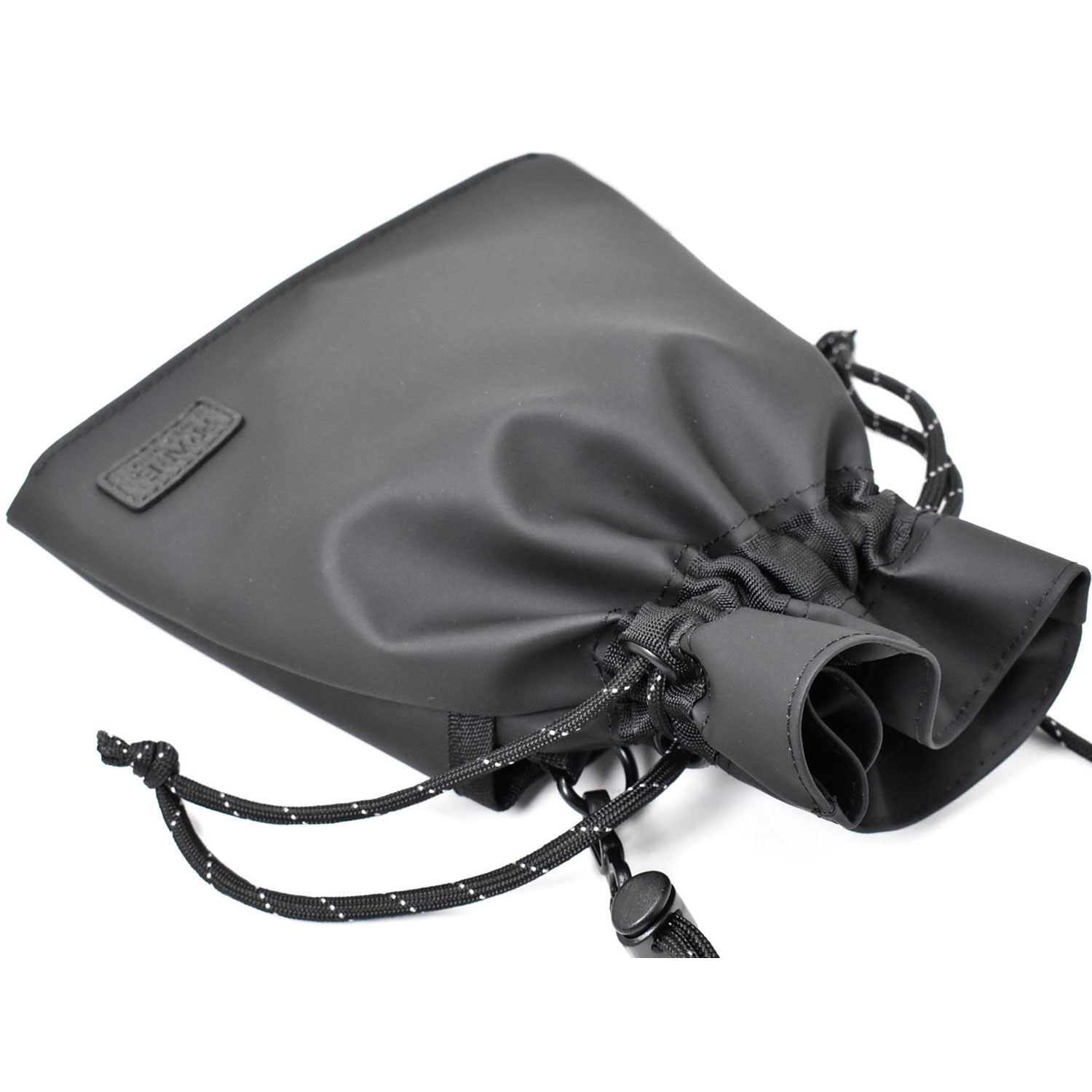 ACTIVE コンパクト巾着ショルダーバッグ《防水・軽量》