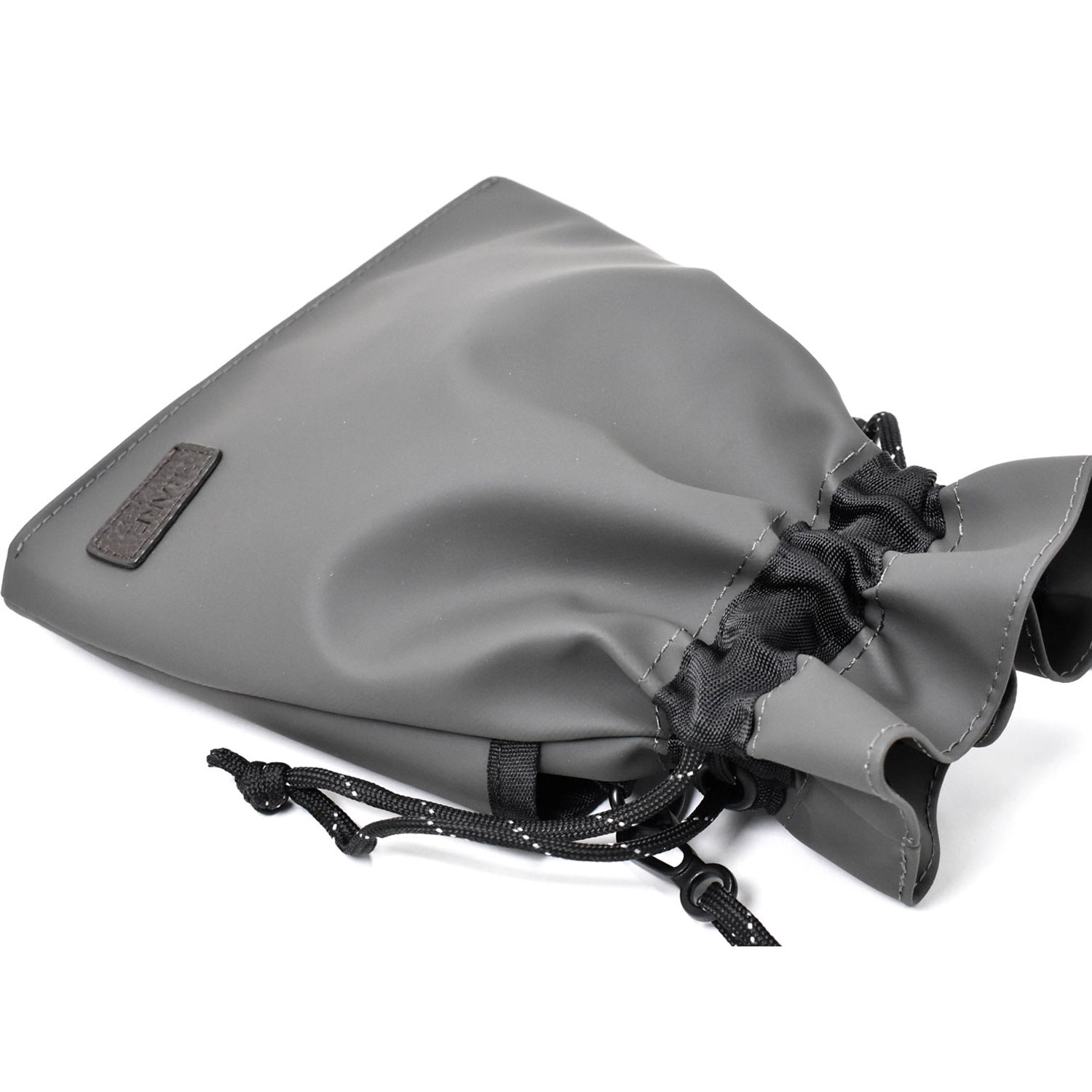 ACTIVE コンパクト巾着ショルダーバッグ《防水・軽量》