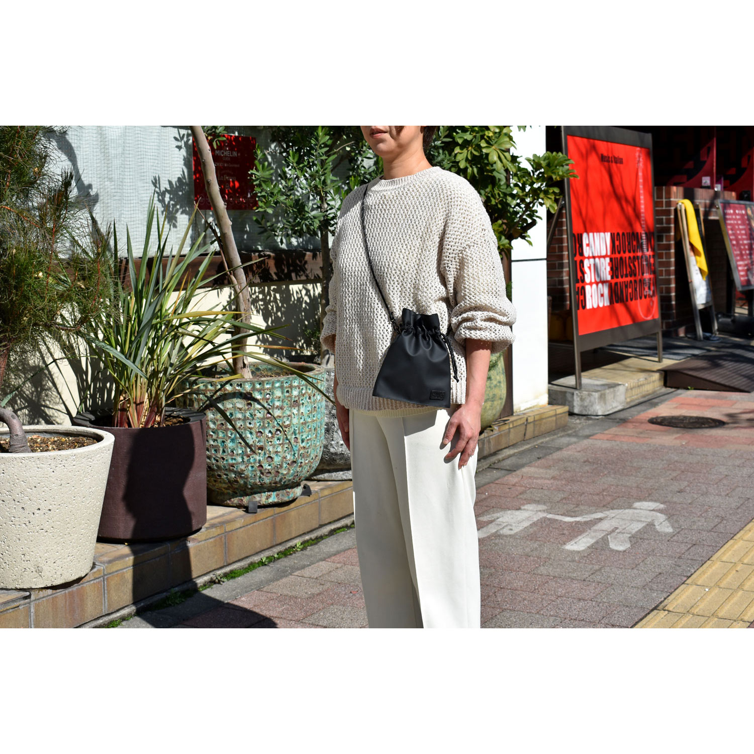 ACTIVE コンパクト巾着ショルダーバッグ《防水・軽量》