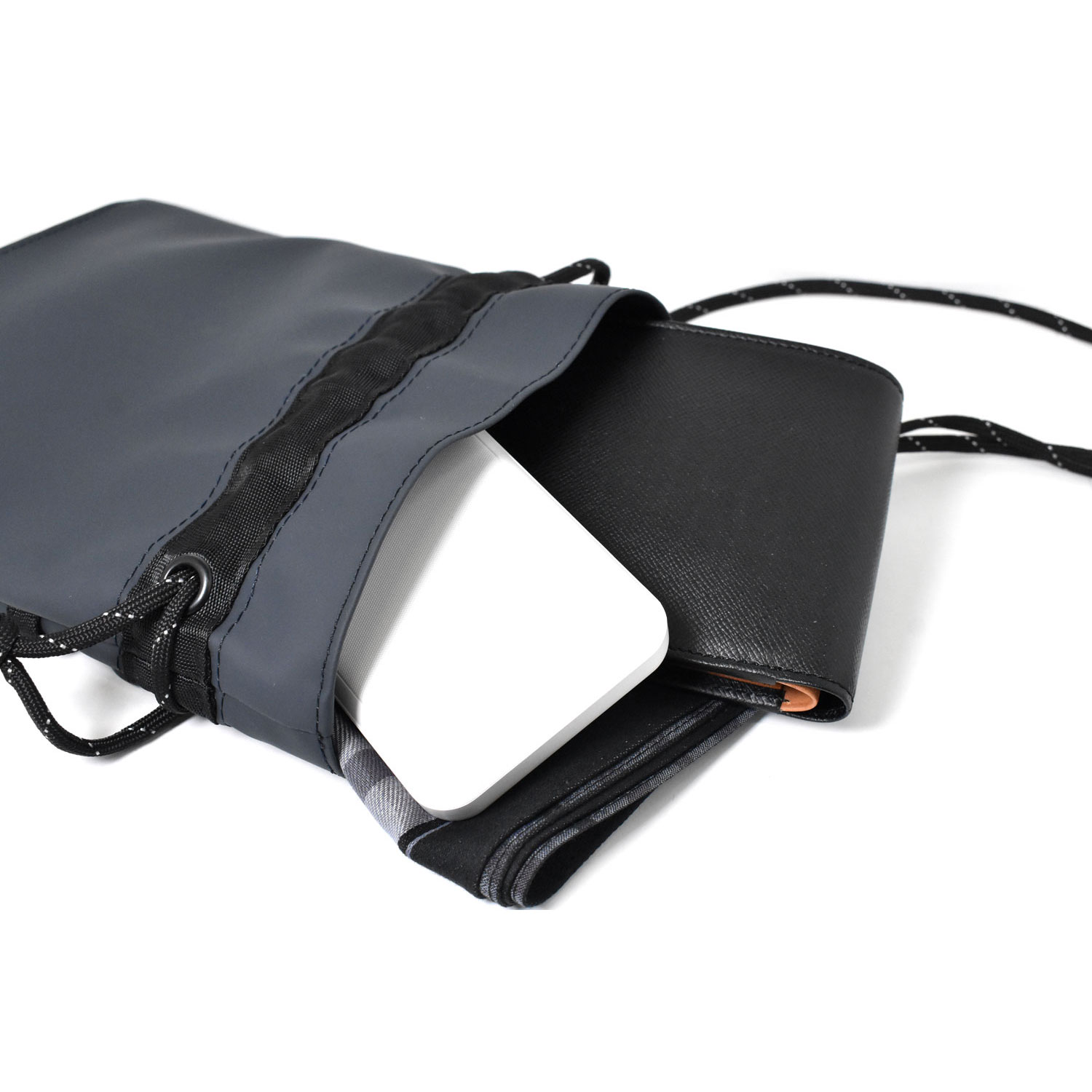 ACTIVE コンパクト巾着ショルダーバッグ《防水・軽量》