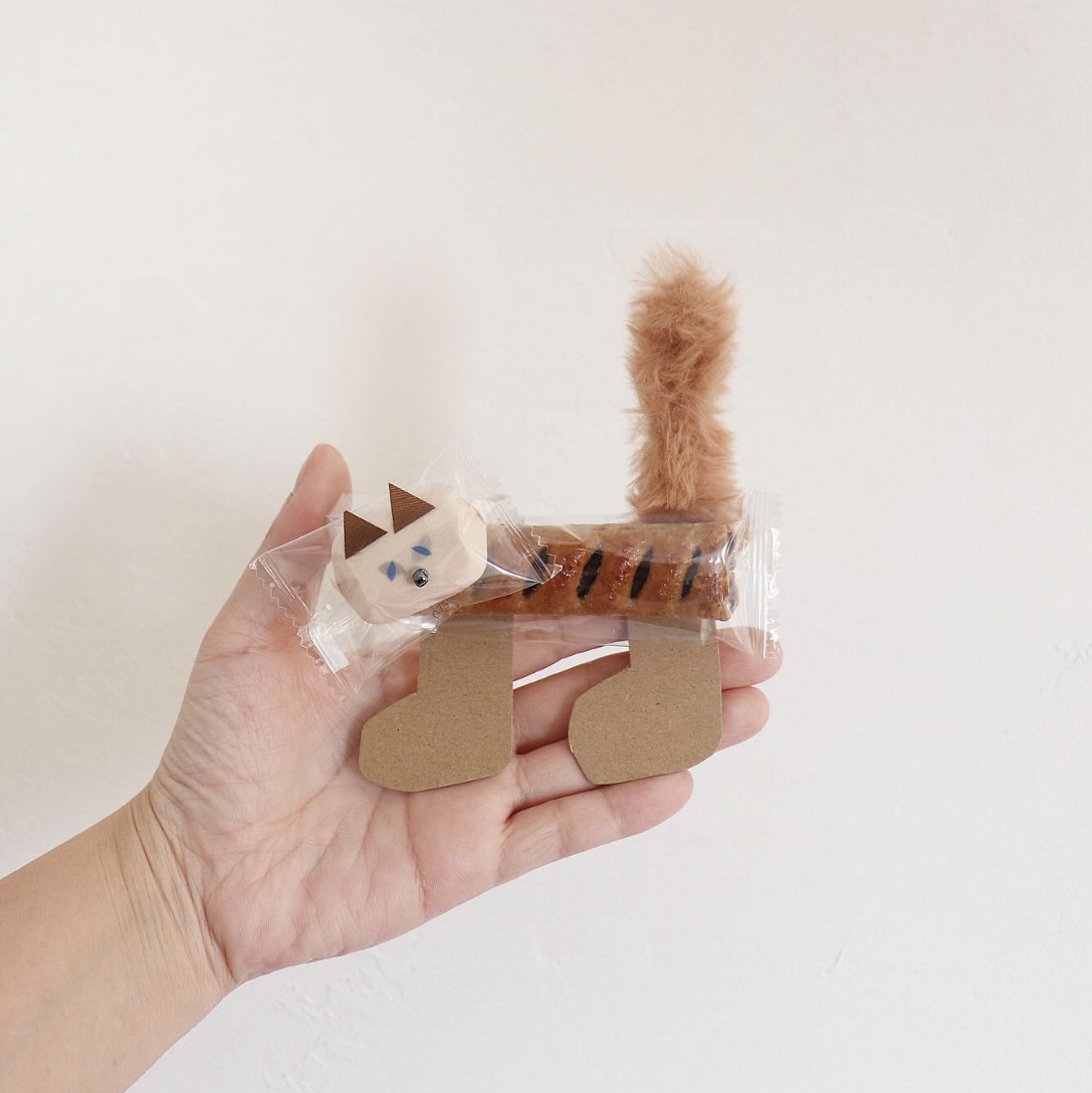 お菓子のニャー