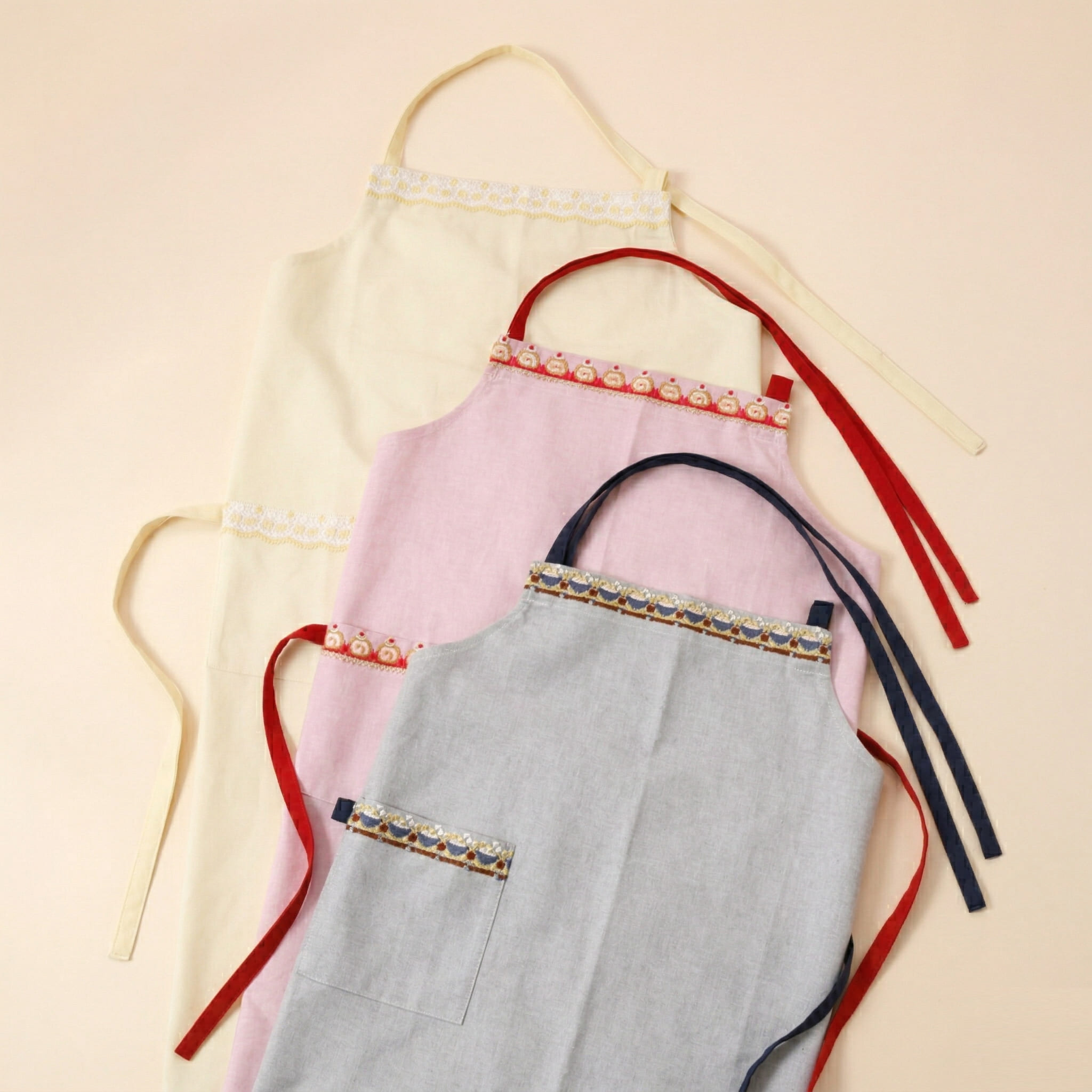 ハッピーレース エプロン