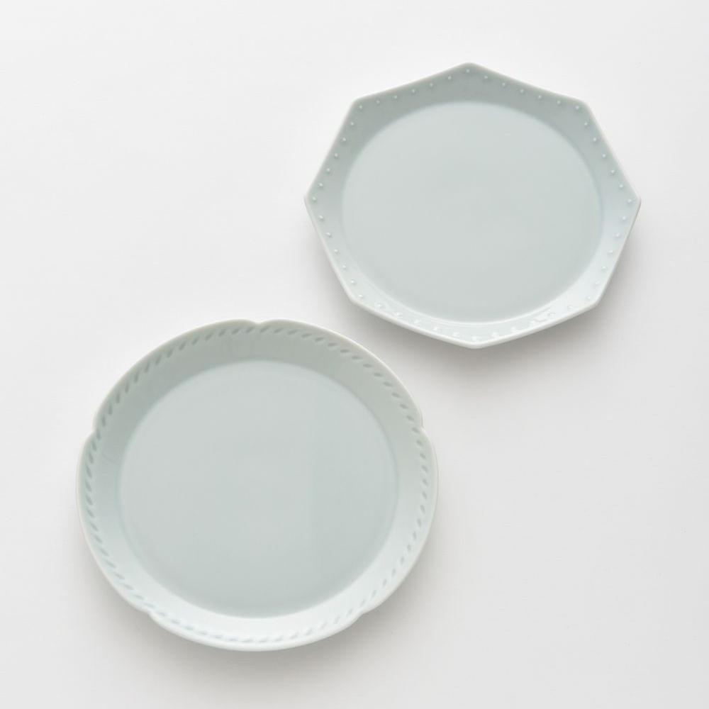 かわいいペア食器とグルメカタログのセット