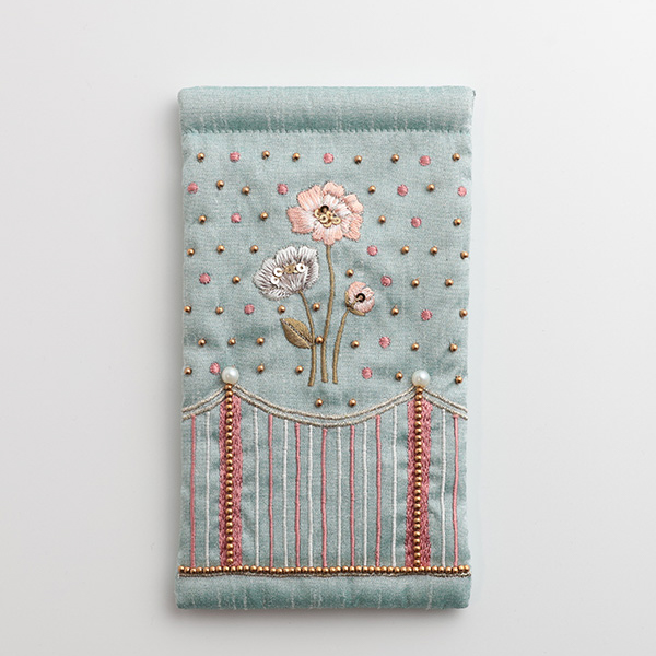 ビーズ刺繍メガネケース