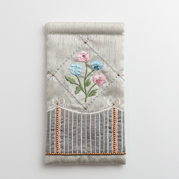 ビーズ刺繍メガネケース