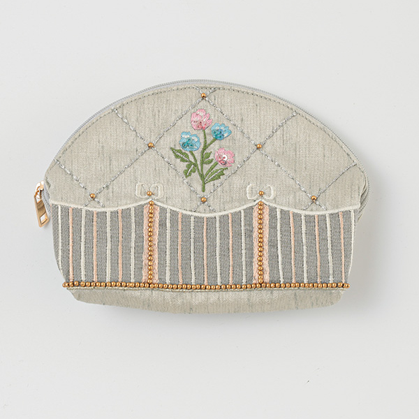 ビーズ刺繍アーチポーチ