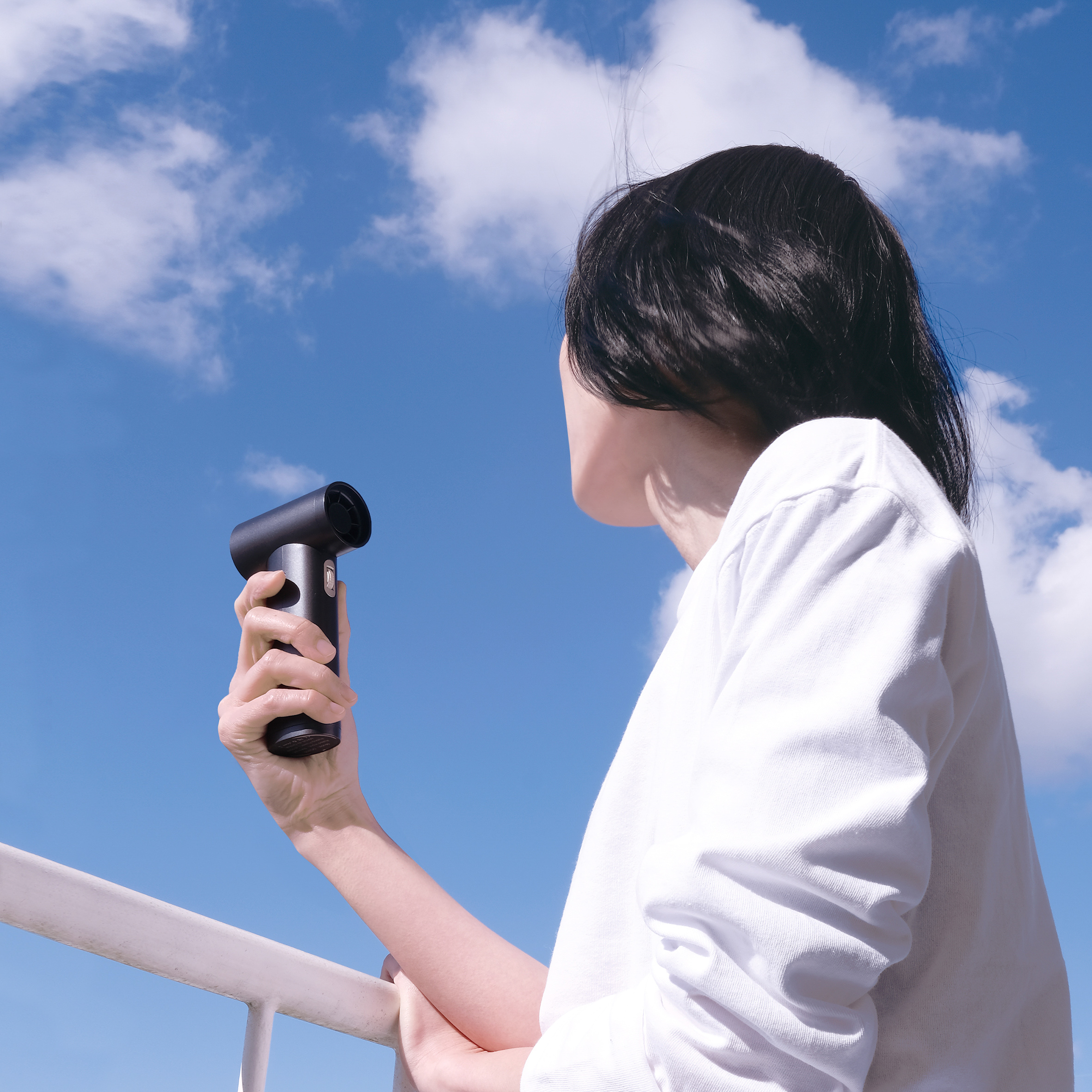 最大風速12/m/sの超強風！コンパクトハンディファン