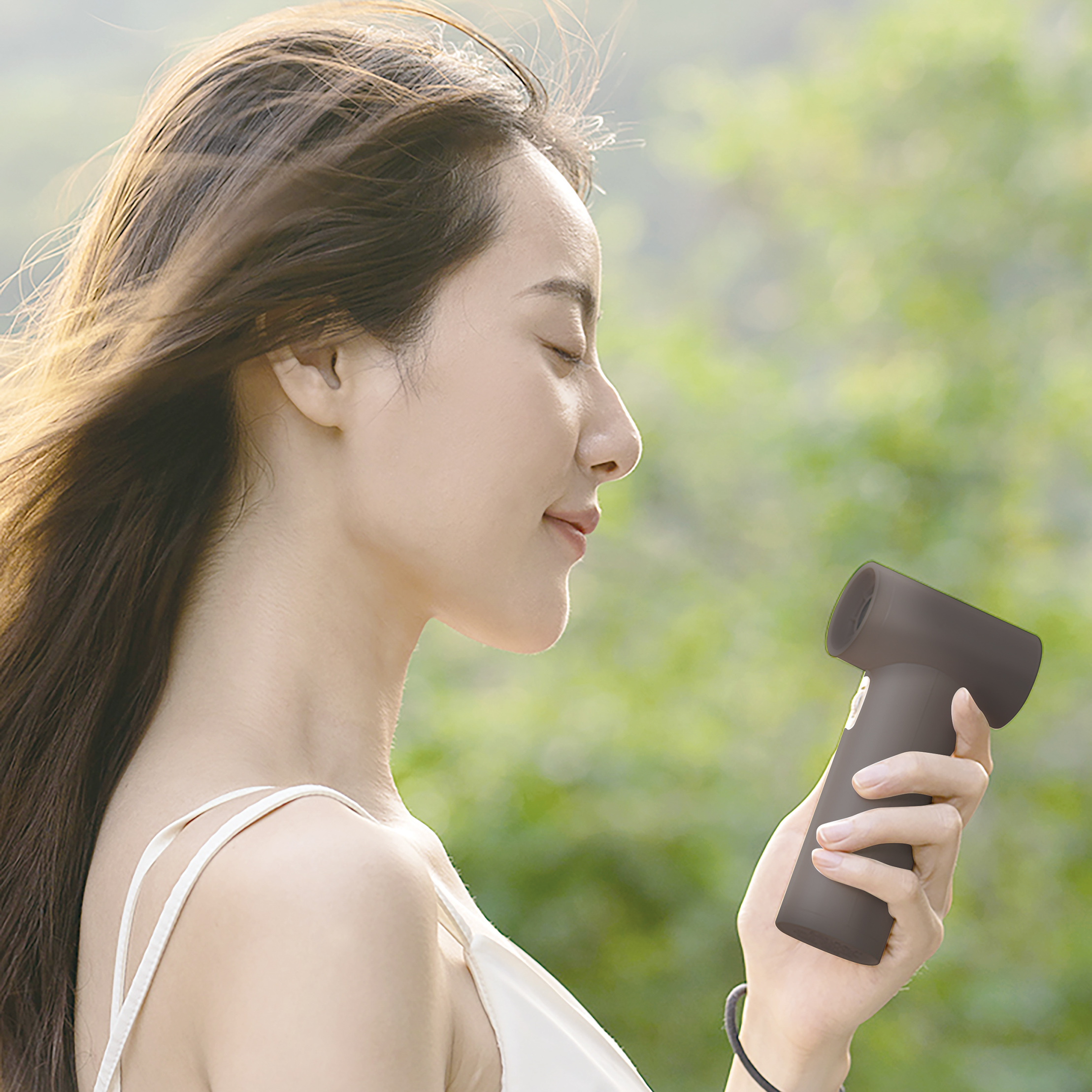 最大風速12/m/sの超強風！コンパクトハンディファン