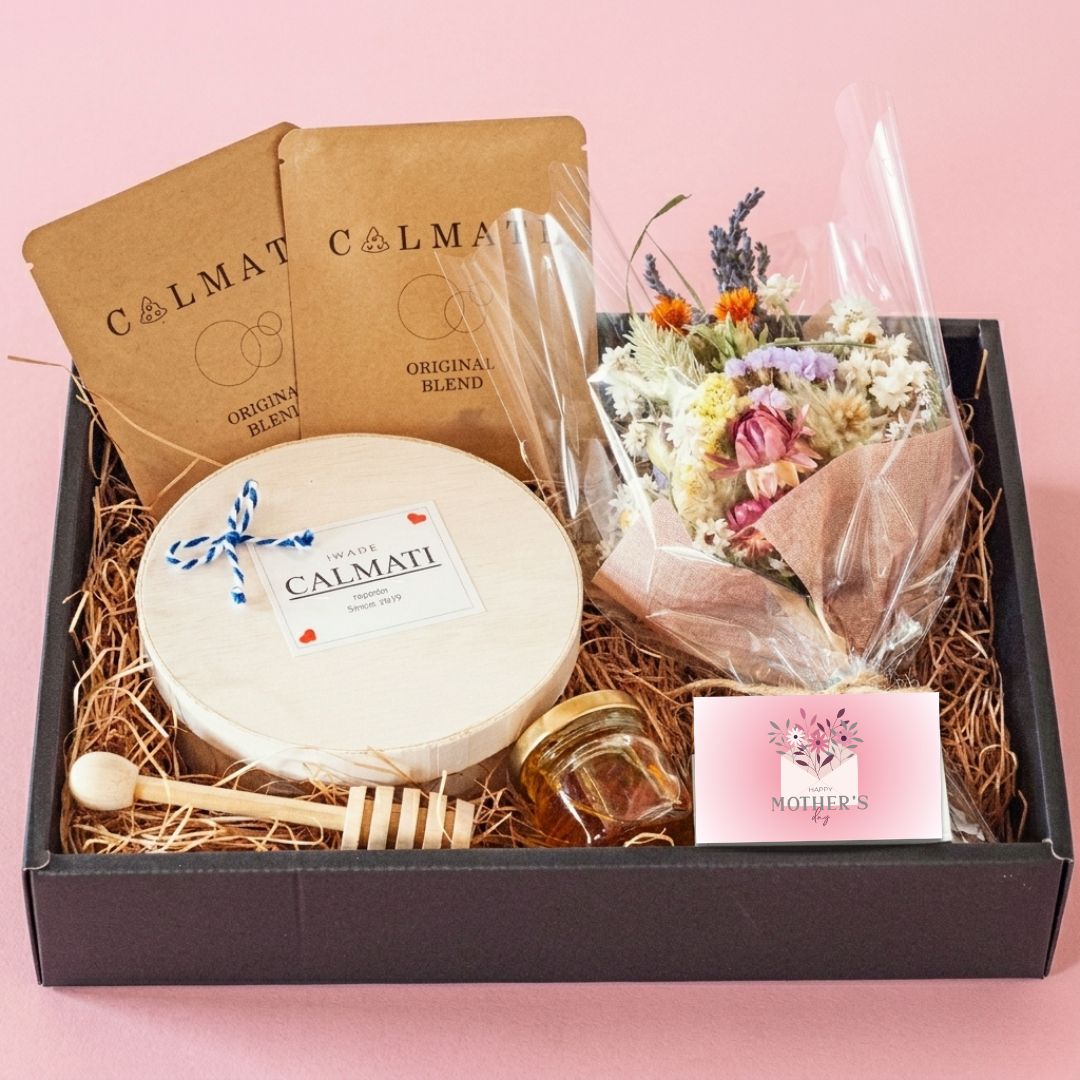 【母の日限定】ドライフラワーブーケと濃蜜チーズケーキのセット「ときめきBOX」
