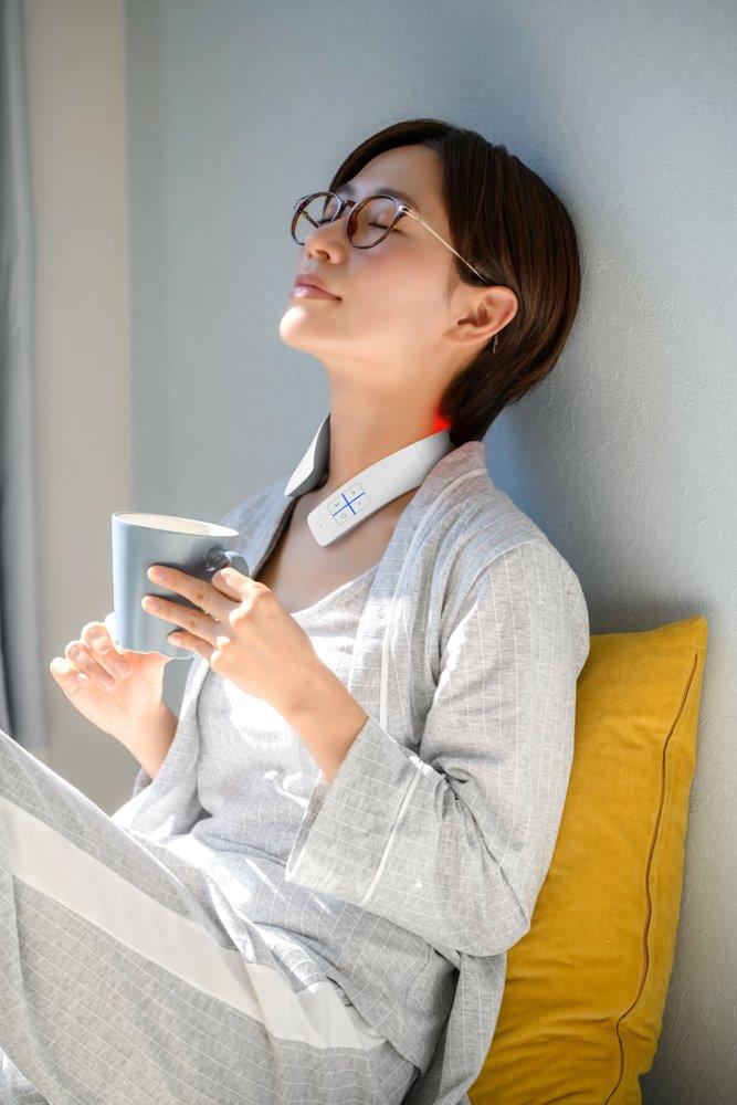 【還暦祝い】ネックケアと生花アレンジメントの癒しセット