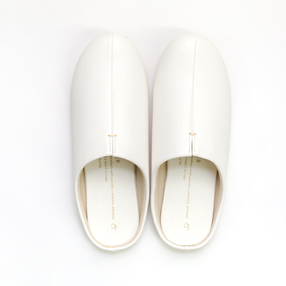 【還暦祝い】ルームシューズと生花アレンジメントのくつろぎセット