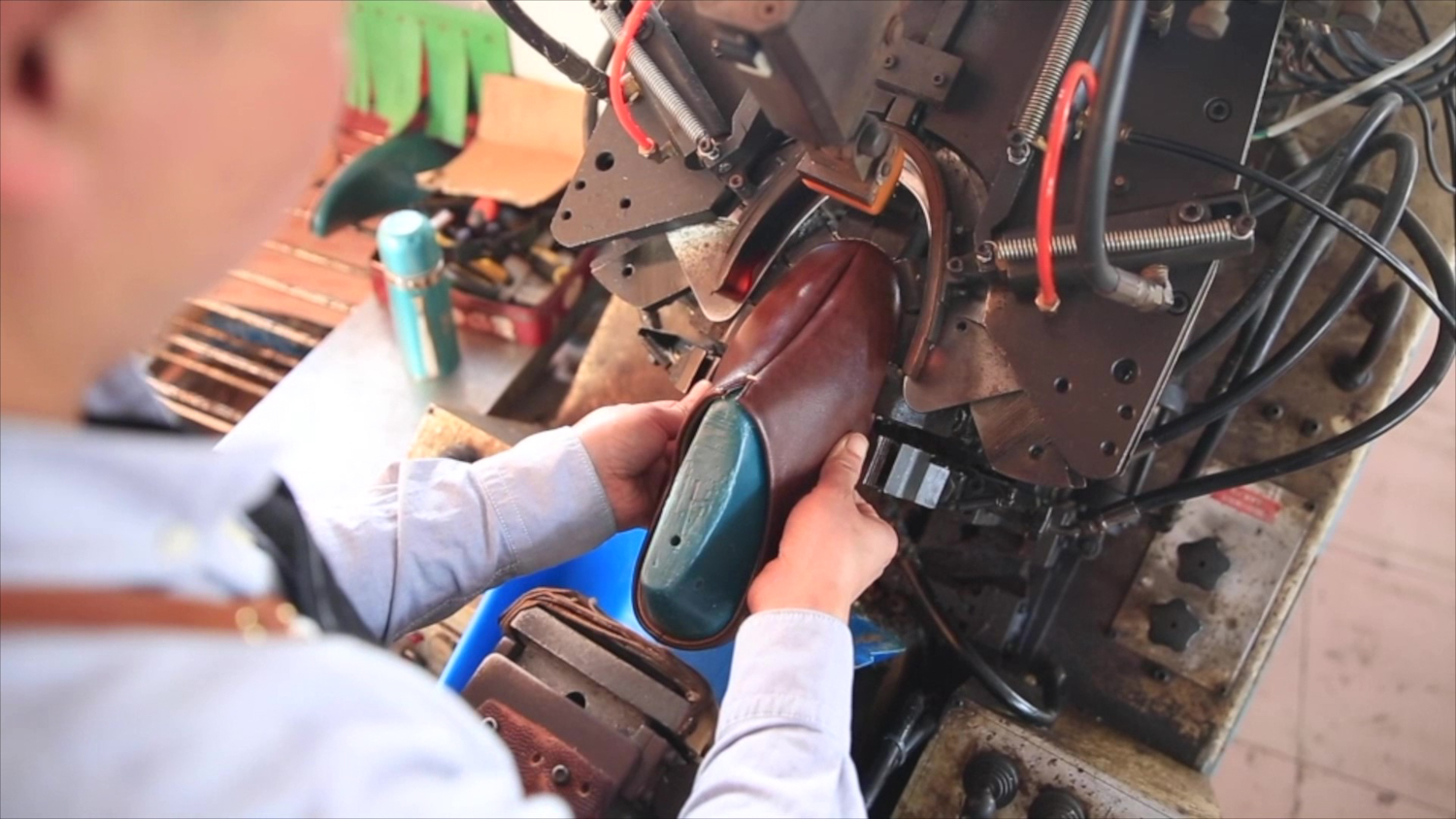 【還暦祝い】ルームシューズと生花アレンジメントのくつろぎセット