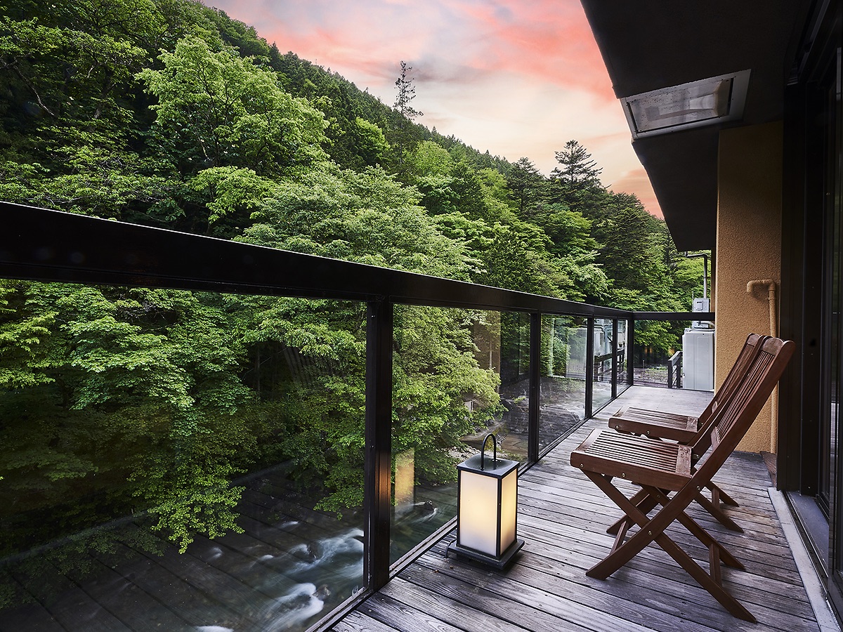 【eギフト】Romantic Stay 【ふたりの休日コレクション】朝食付きペア宿泊カタログギフト: 掲載数900+施設〜