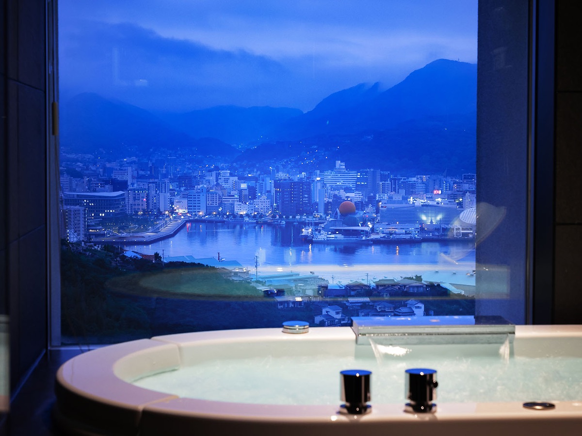 【eギフト】Romantic Stay 【ふたりの休日コレクション】朝食付きペア宿泊カタログギフト: 掲載数900+施設〜