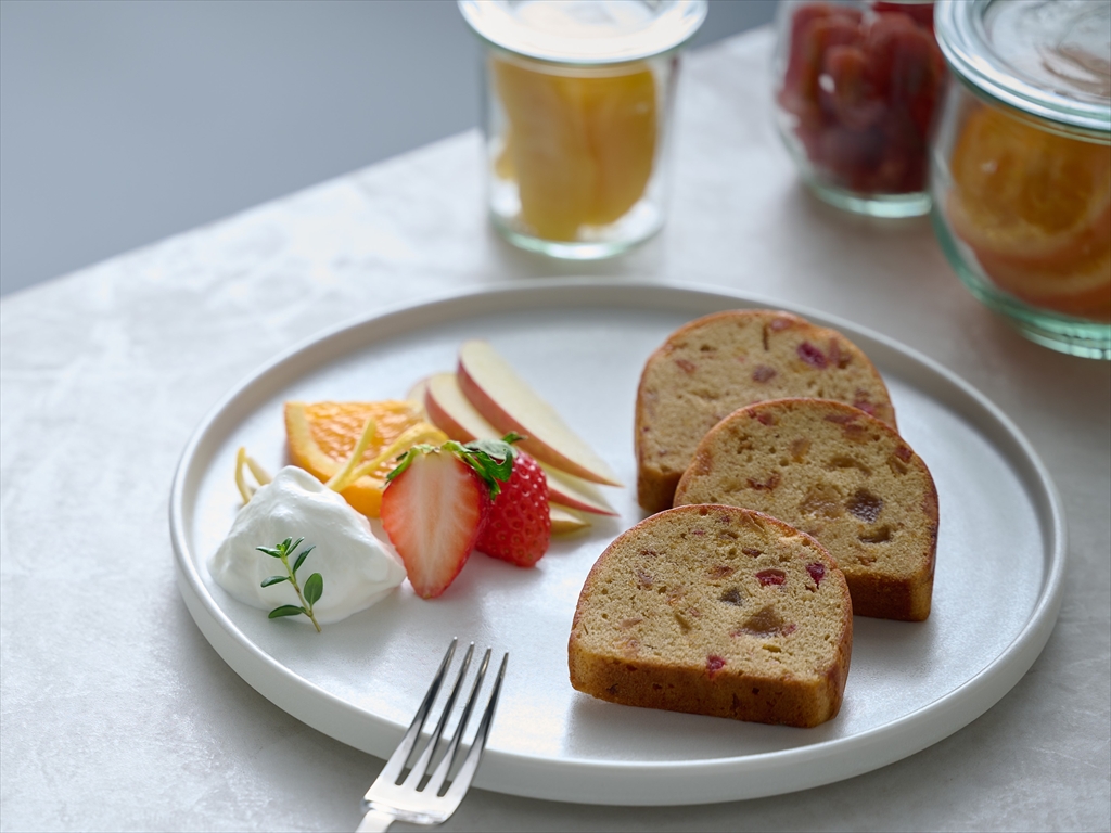 TANPおすすめ洋菓子とカーネーションのセット