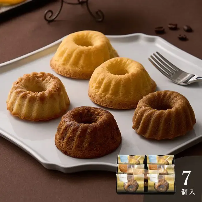 【鎧塚俊彦氏が監修した贅沢なクグロフギフトセット】ＫＯＵＧＬＯＦ　ＣＯＬＬＥＣＴＩＯＮ　７個