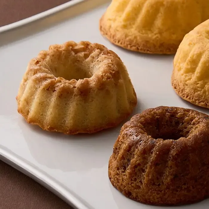 【鎧塚俊彦氏が監修した贅沢なクグロフギフトセット】ＫＯＵＧＬＯＦ　ＣＯＬＬＥＣＴＩＯＮ　７個