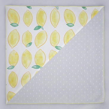 fukeru-眼鏡が拭けるハンカチ　fruits (Lサイズ)