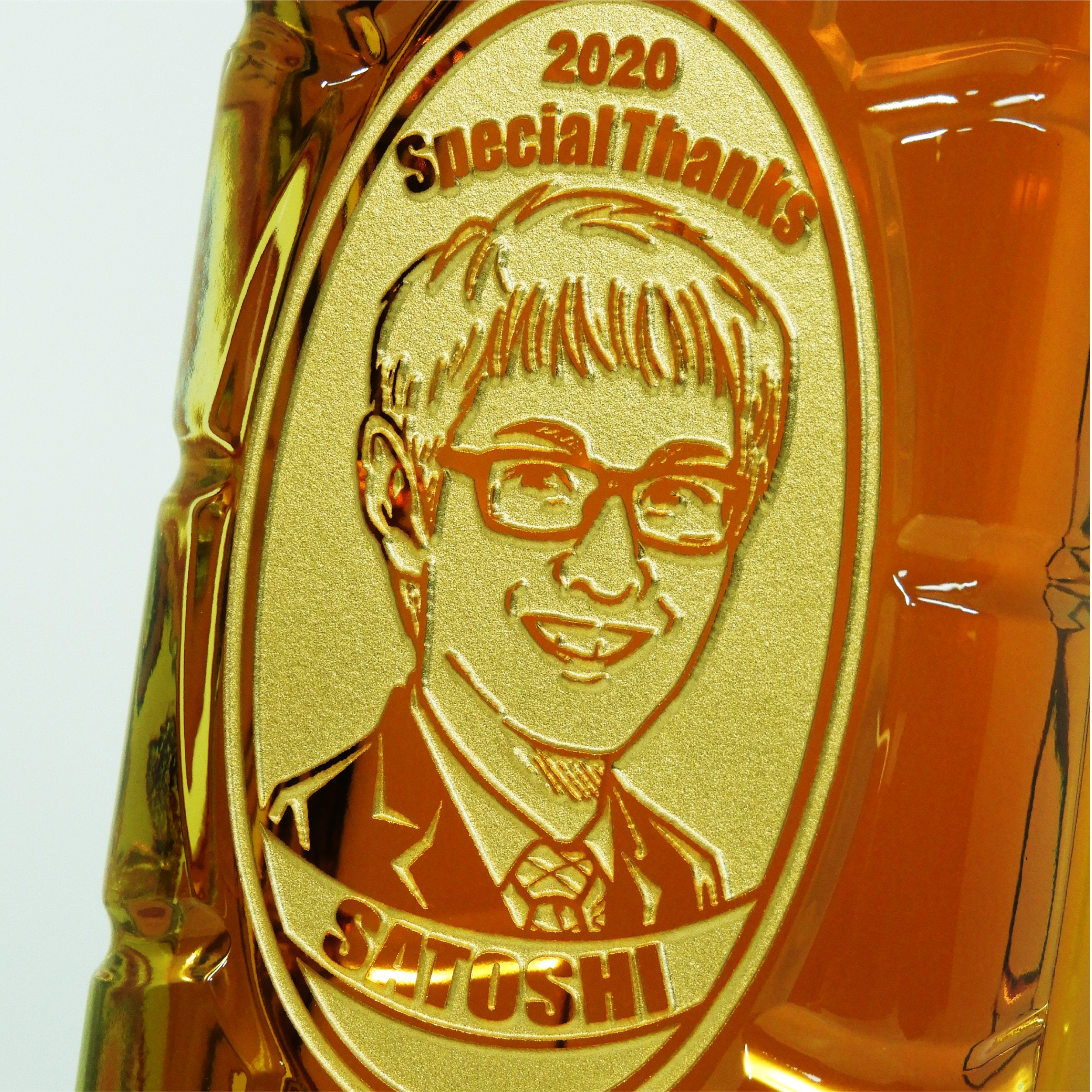 似顔絵名入れ　サントリー 角瓶 700ml