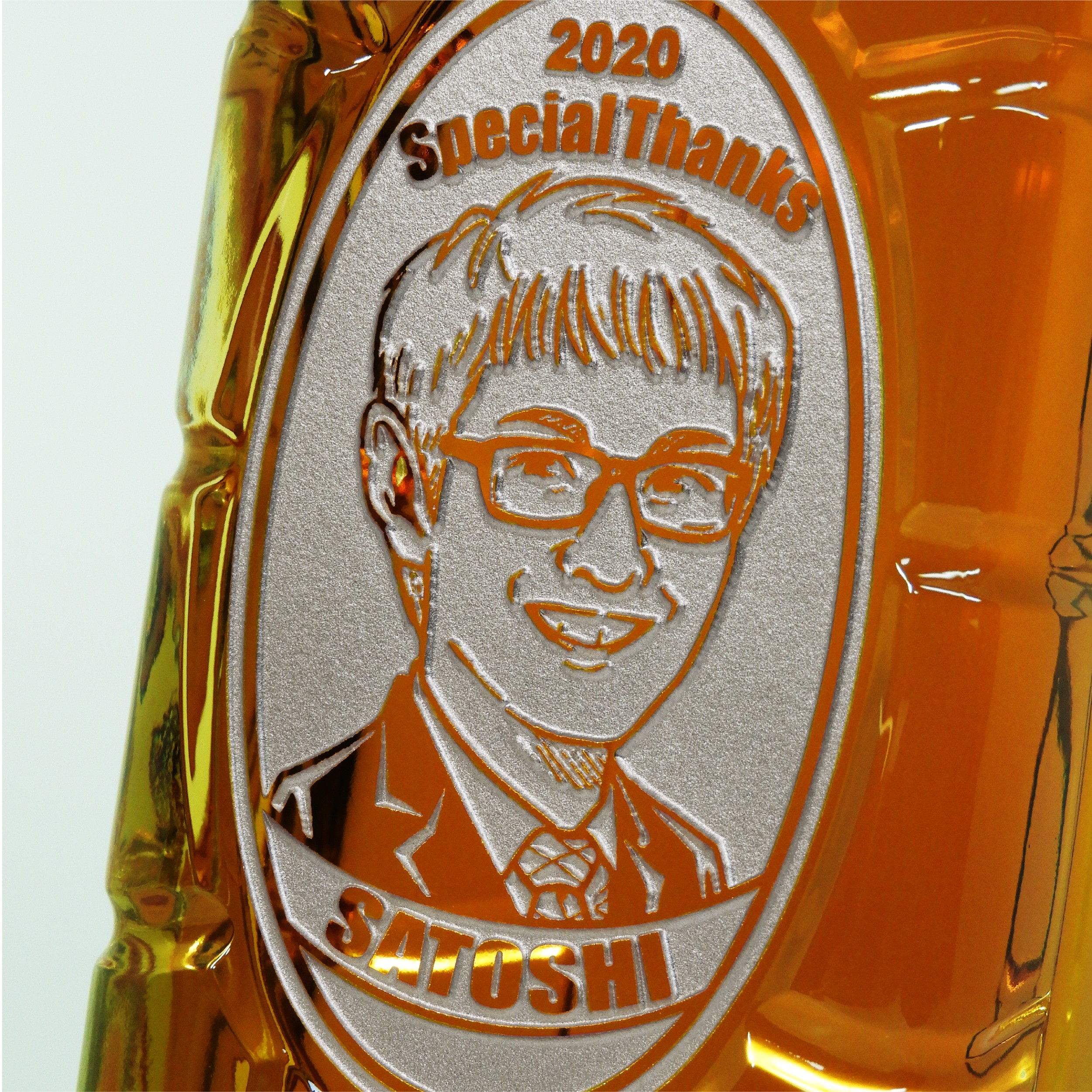 似顔絵名入れ　サントリー 角瓶 700ml