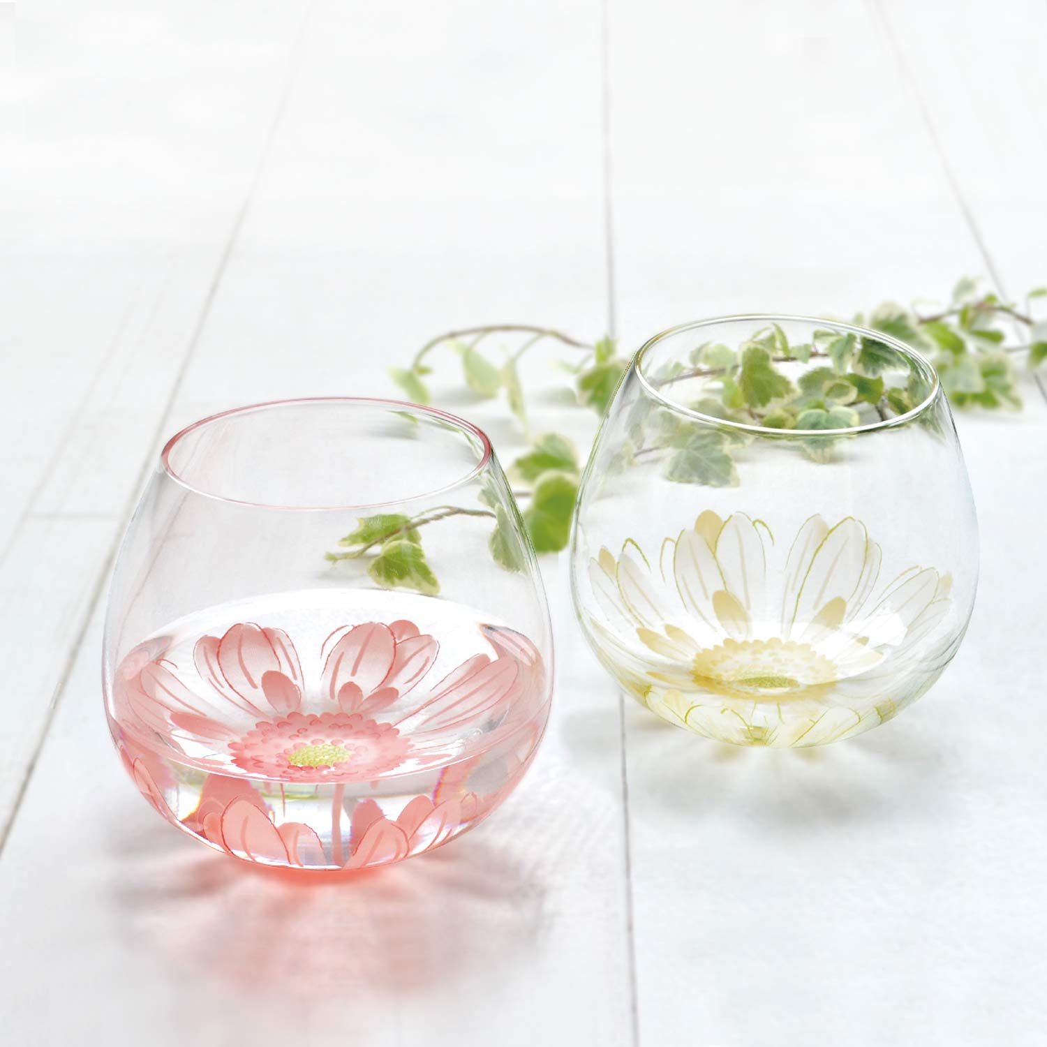 濃厚梅リキュールとお花が可愛いペアグラスのセット