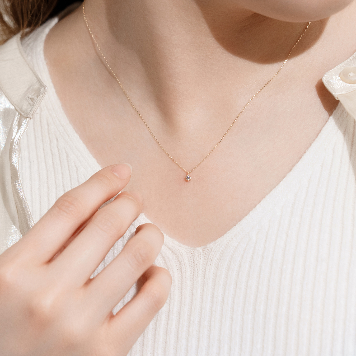 【大切な記念日に】選べる！彼女好みのネックレスとバラの生花セット