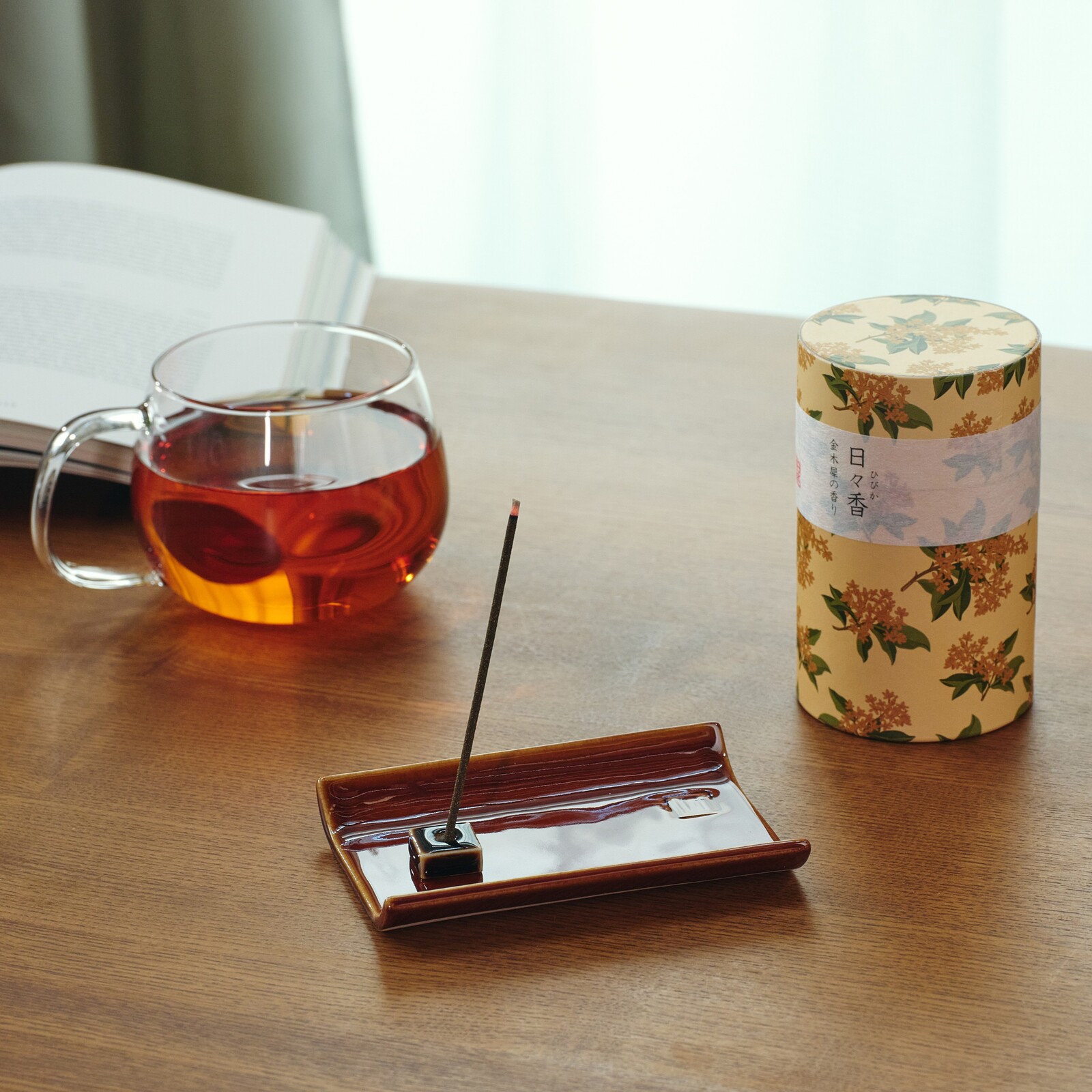忙しい日々にそっと寄り添う お香と和漢茶のリラックスギフト