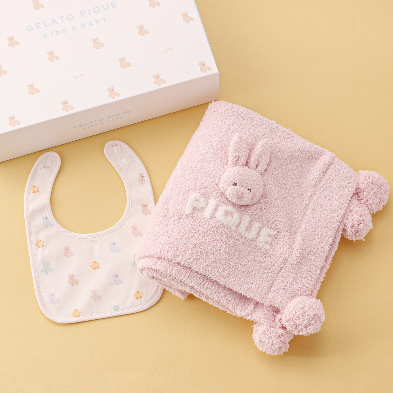 【BABY】【限定】ベビーギフトボックス 2点セット《ブランケット＆スタイ》