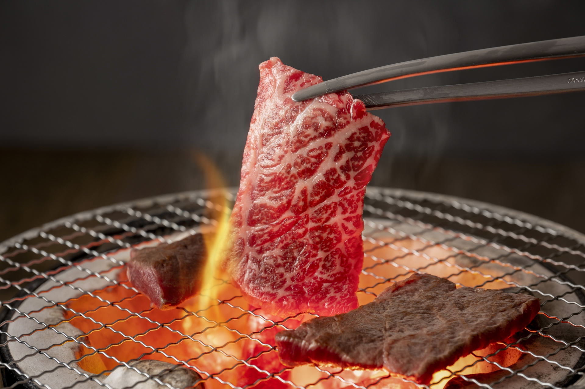 日本三大和牛を味わう焼肉セット（神戸牛・松坂牛・近江牛 各200g）