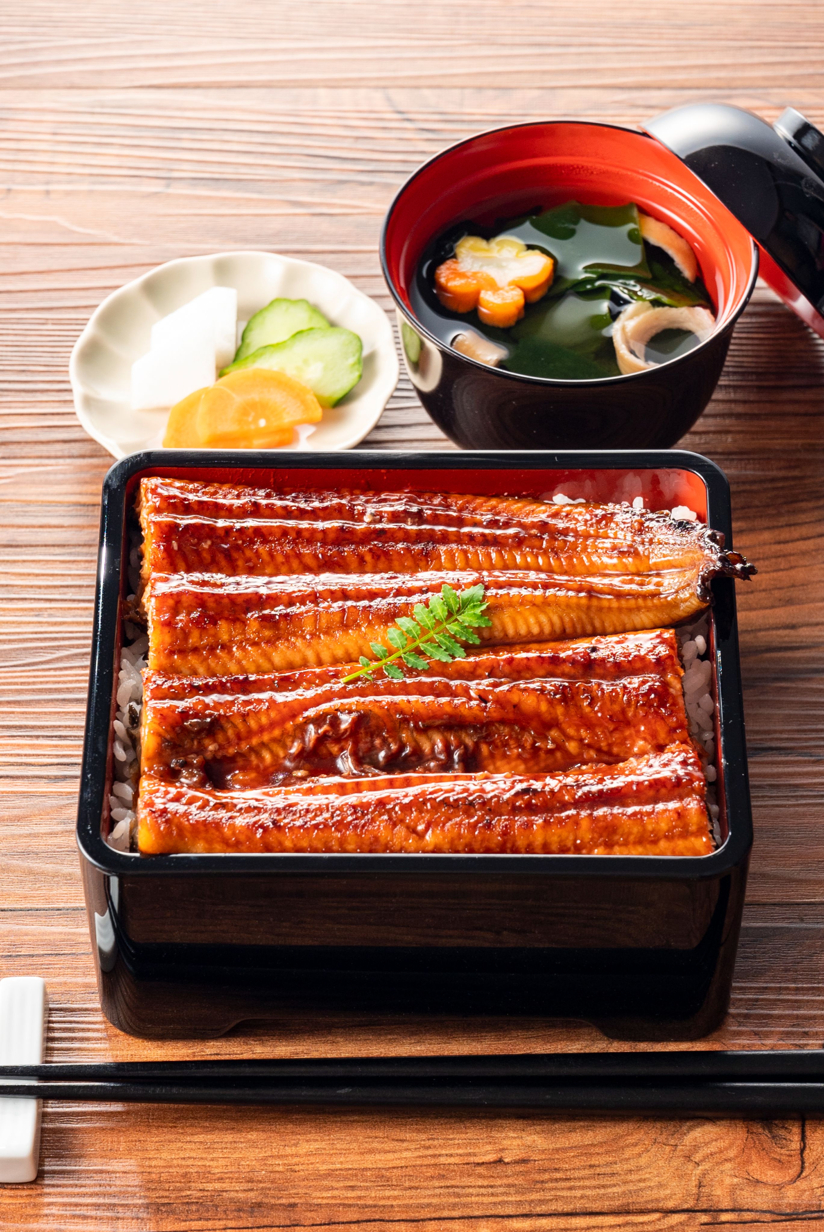 【特大 鹿児島県産うなぎ】うなぎ蒲焼 200g×1尾 切り身1袋