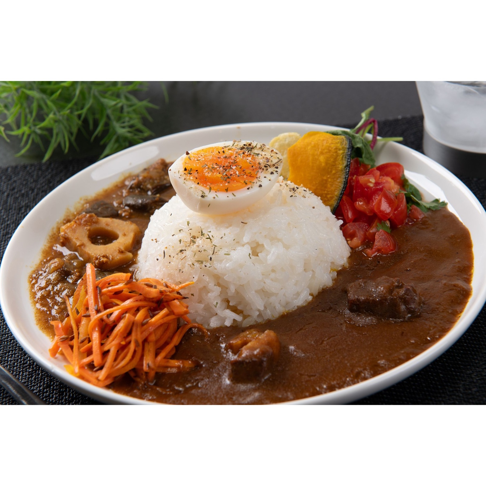 厳選十種のこだわりスパイスカレー・じっくり煮込んだ本格欧風ビーフカレー