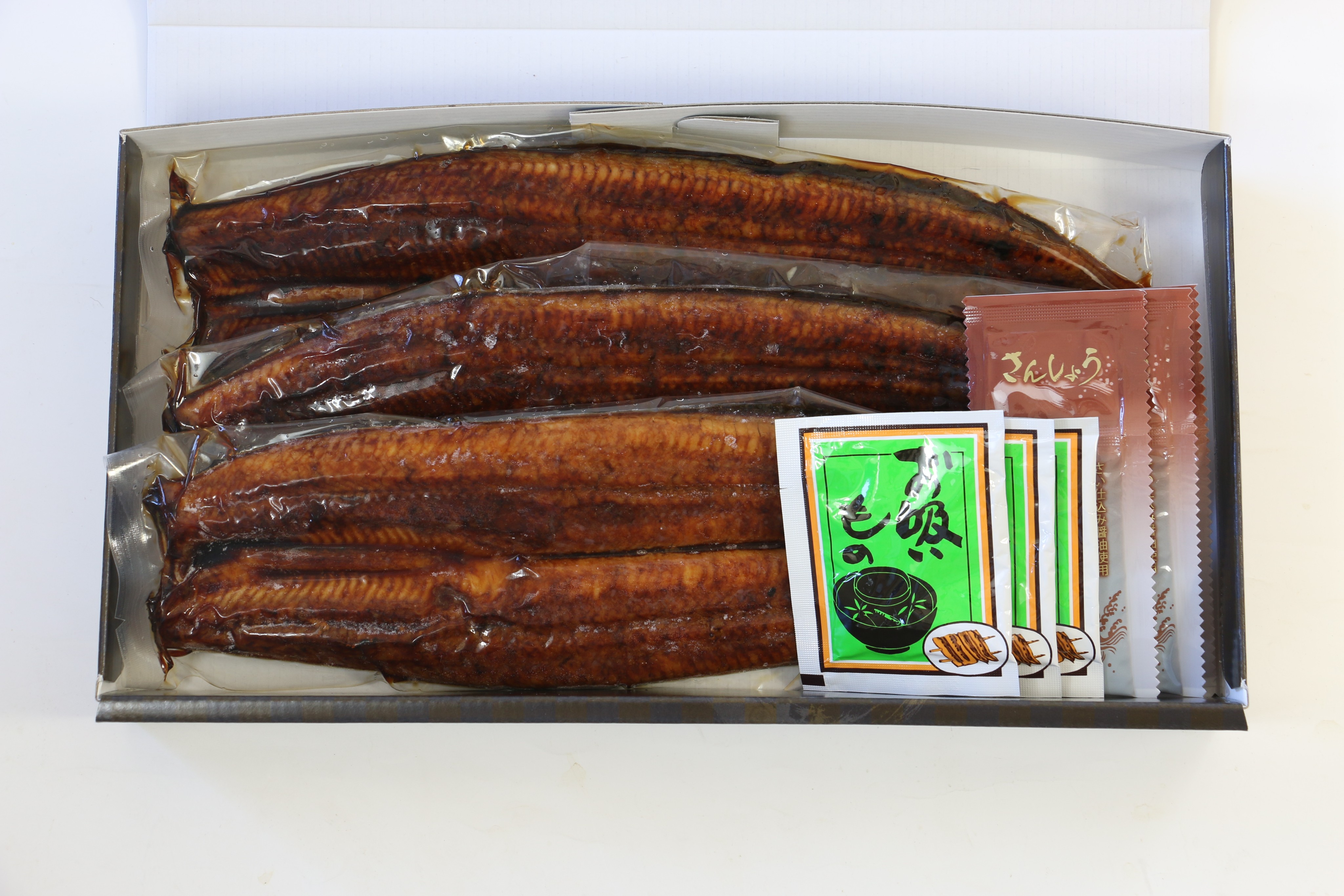 浜名湖謹製うなぎ特大蒲焼3尾