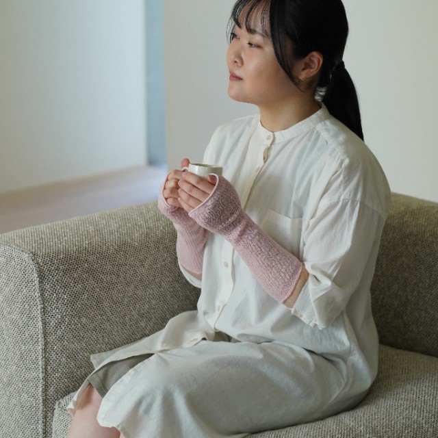 ふんわり軽い シルク混アームウォーマー