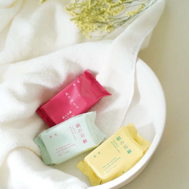 絹の石鹸 シルクとスクワラン入り