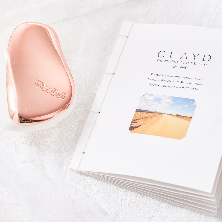 【名入れギフト】TANGLE TEEZERコンパクトスタイラー & CLAYDWEEKBOOK