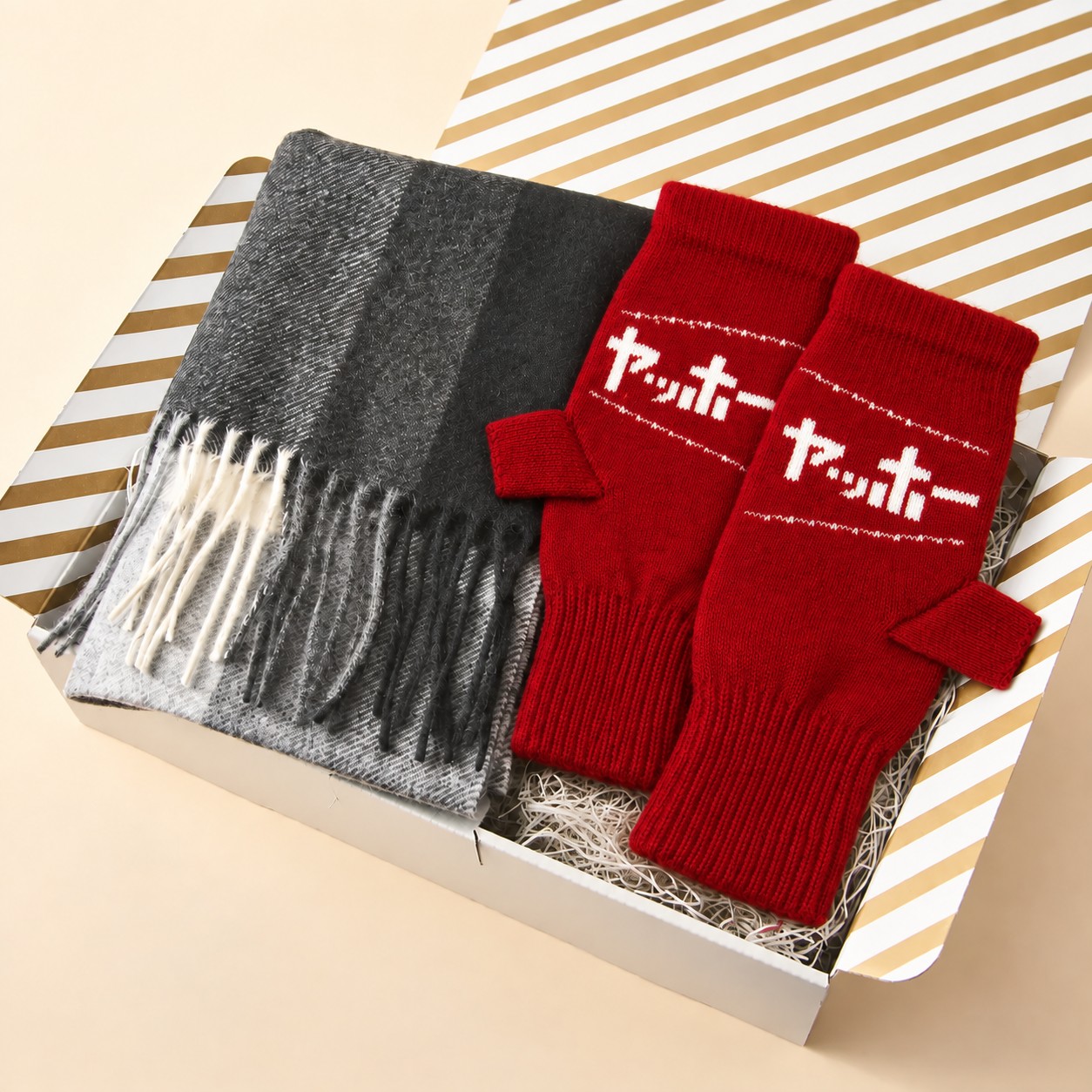ヤッホー手袋とカシミヤマフラーのBOX入りセット
