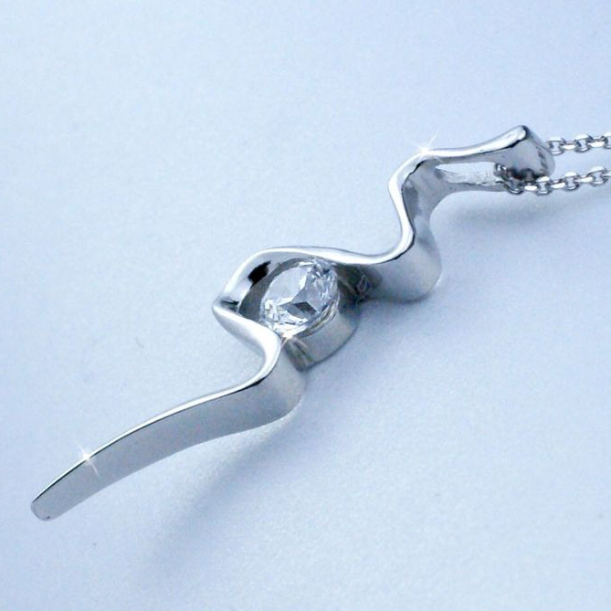 【Clementia】シャイニィウェイブネックレス