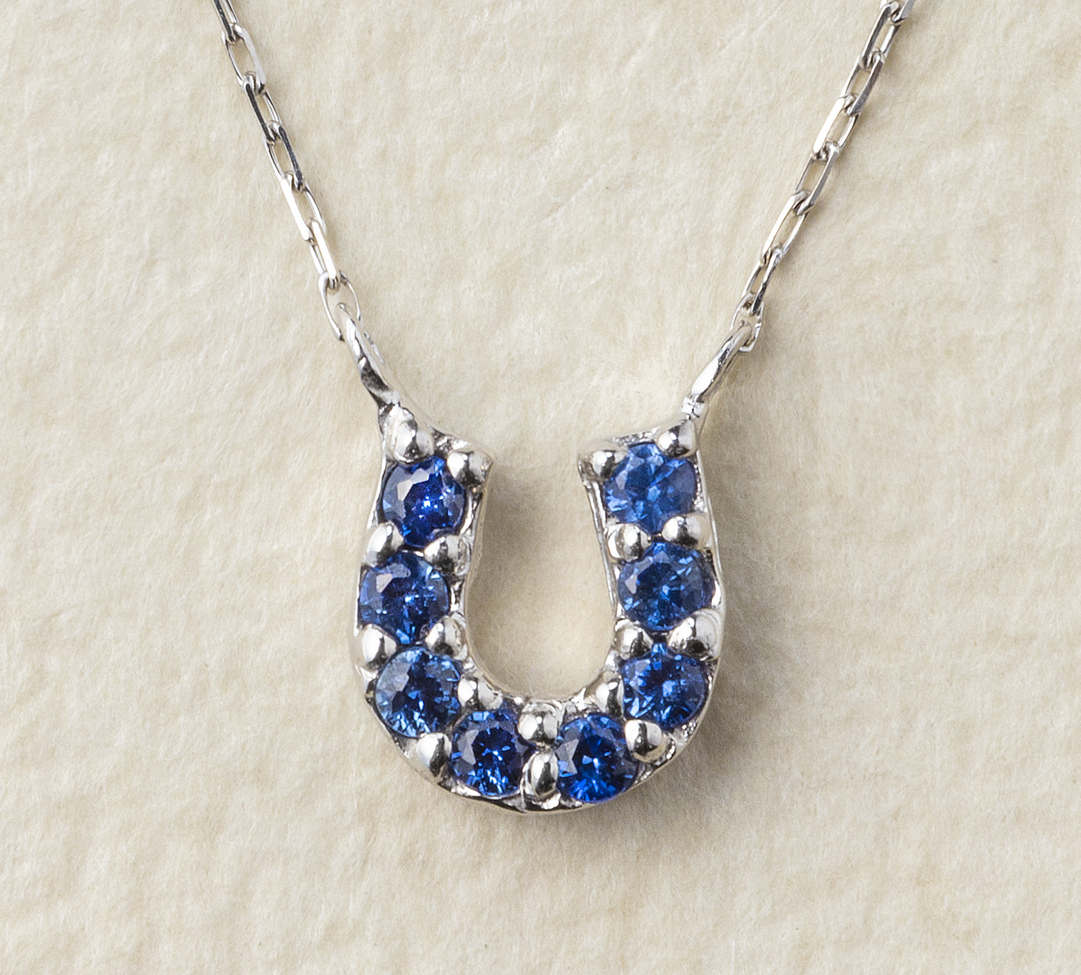 K10WG サファイア/ダイヤモンド ネックレス（馬蹄） | festaria  