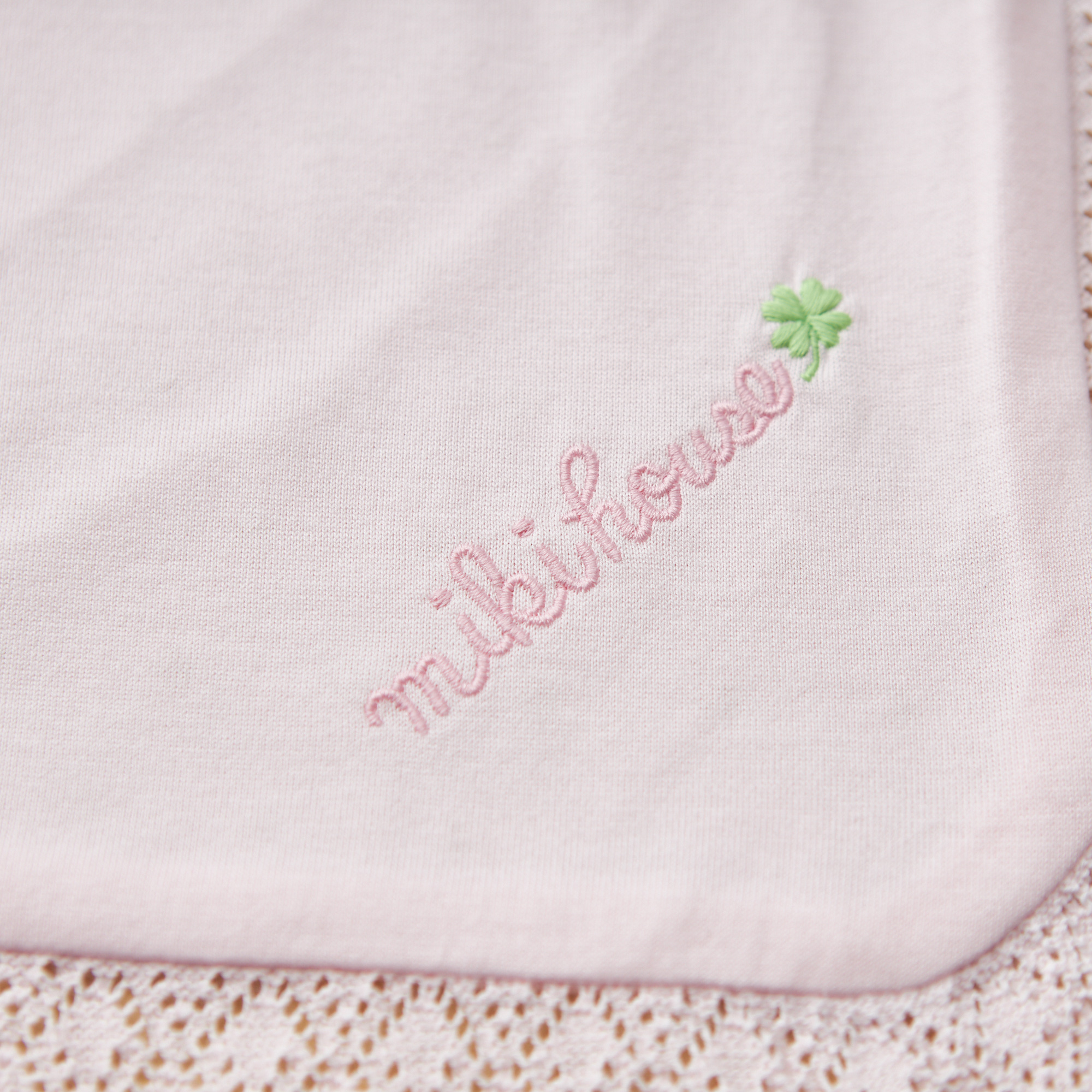 透かし編みレースのアフガン(おくるみ)