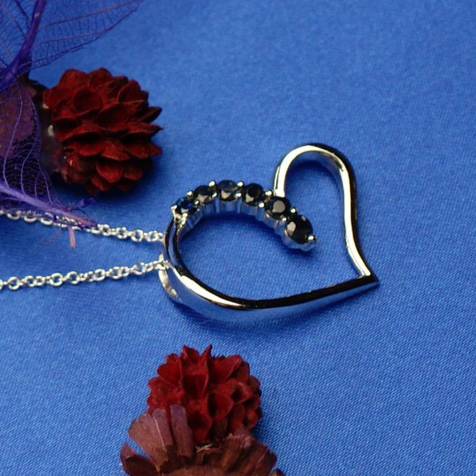 【Clementia】サファイア オープンハート ペンダント