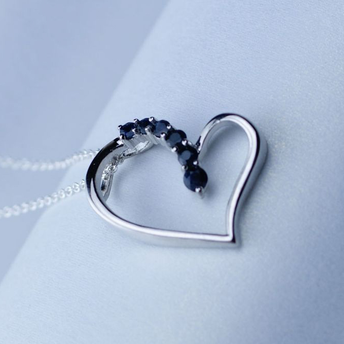 【Clementia】サファイア オープンハート ペンダント