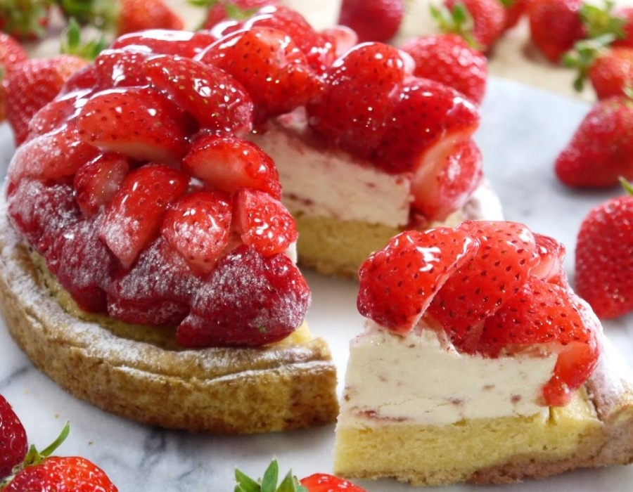 誕生日ケーキ 即日出荷 着日指定 完熟いちごのストロベリーチーズタルト 14㎝ (4〜6名様用) 