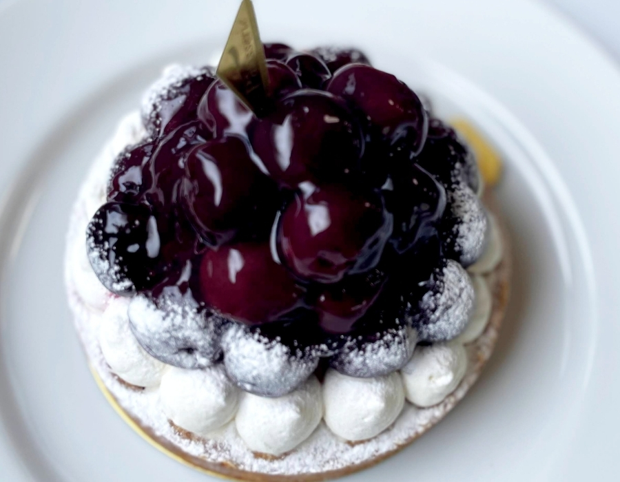 誕生日ケーキ 即日出荷 着日指定 贅沢ダークチェリータルト 14㎝ (4〜6名様用)