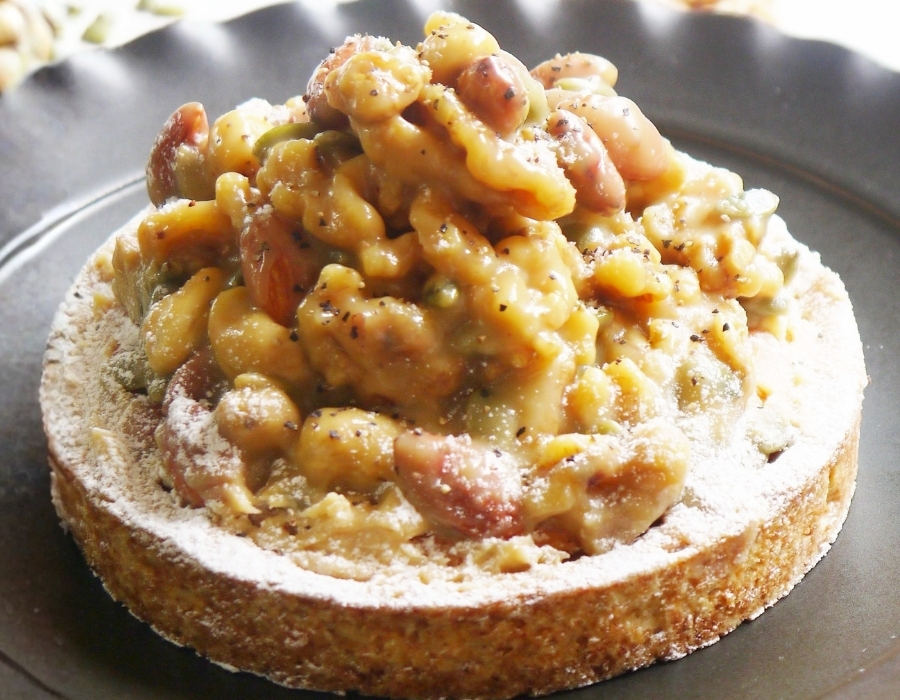 誕生日ケーキ 即日出荷 着日指定 ナッツ好きさんのためのキャラメルナッツタルト 14㎝ (4〜6名様用)