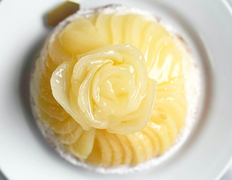 誕生日ケーキ 即日出荷 着日指定 ラフランスのホワイトローズタルト 14㎝ (4〜6名様用)