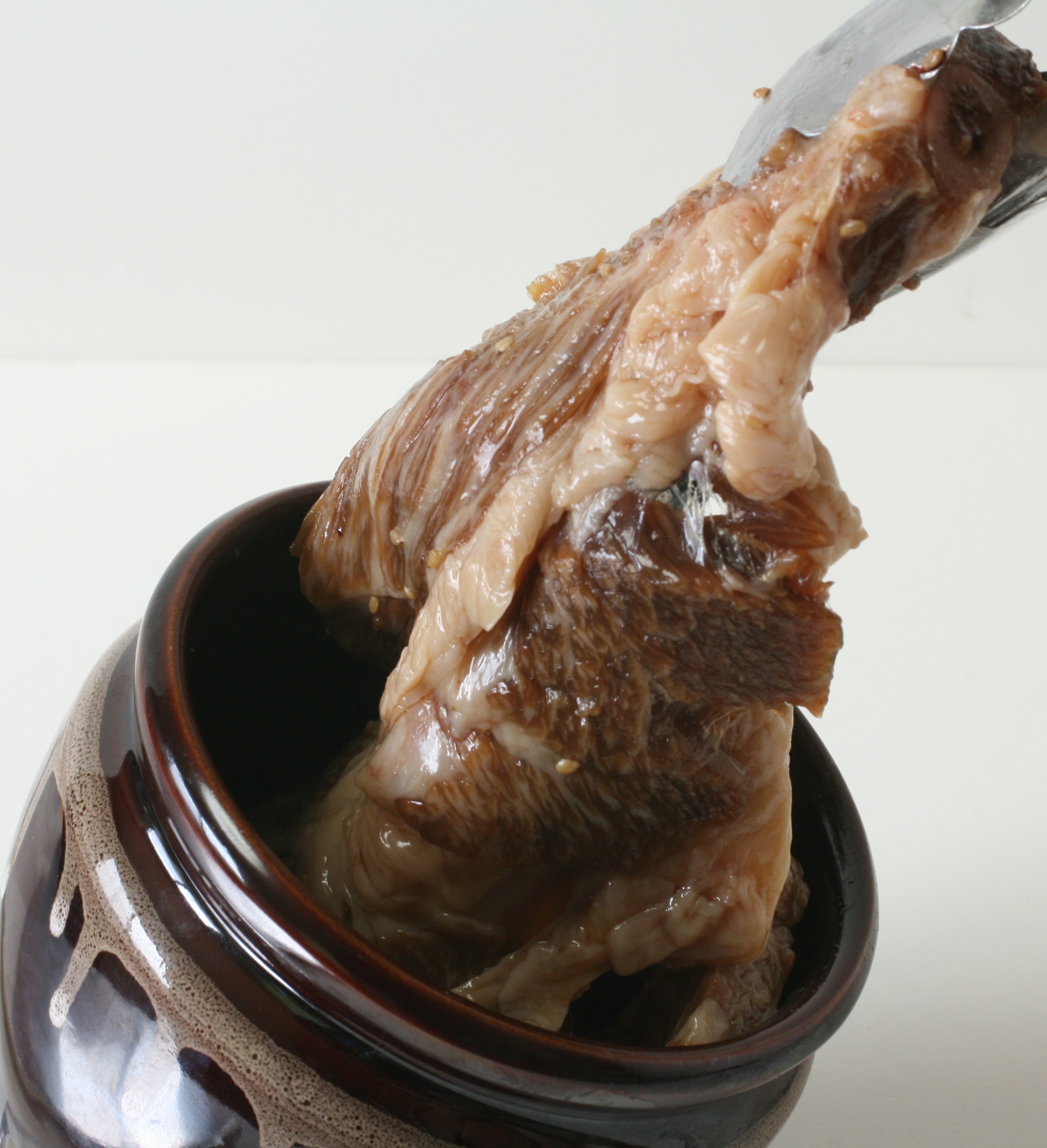 黒毛和牛　骨付カルビーの壺漬け