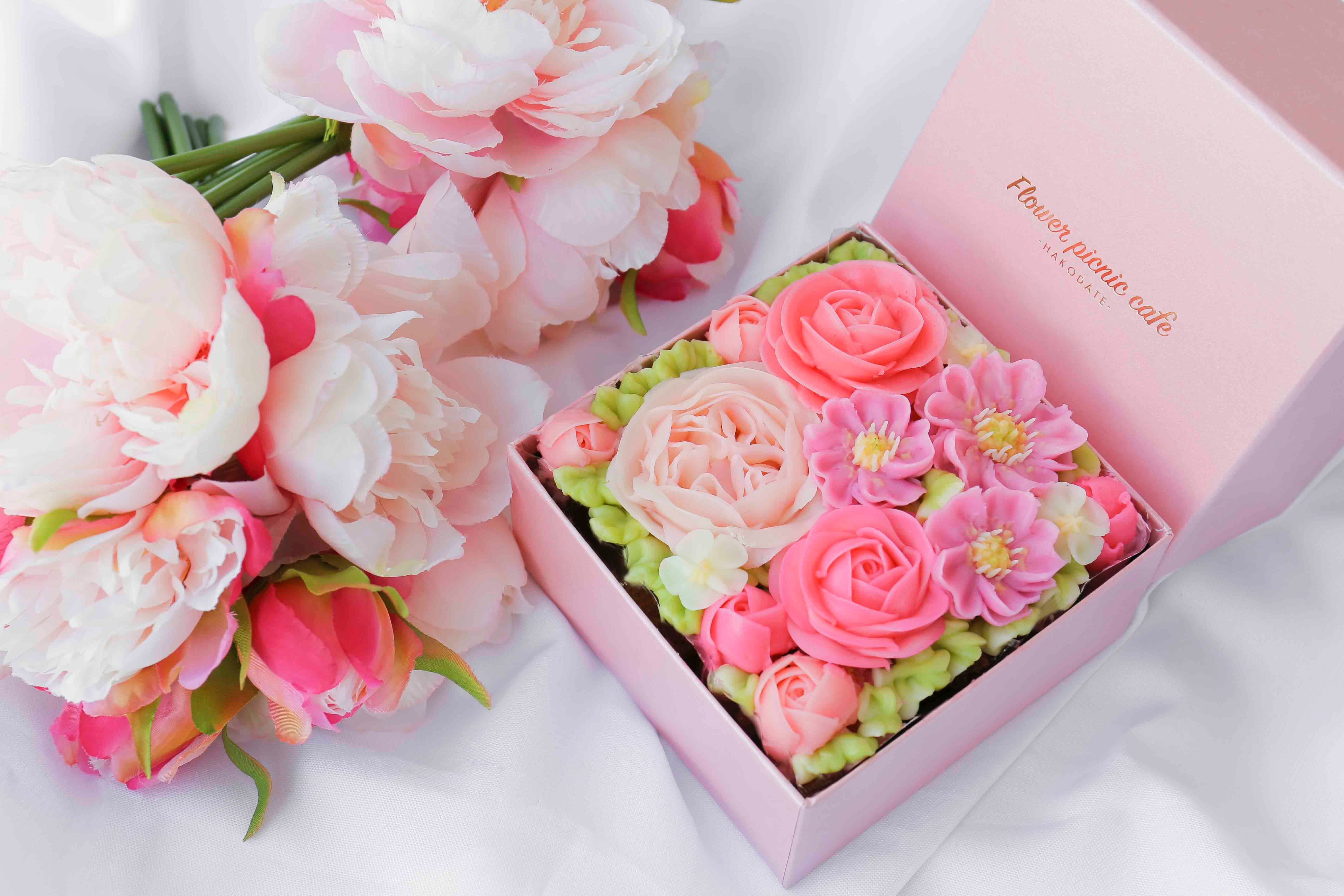 【食べられるお花】プレミアムボックスフラワーケーキ