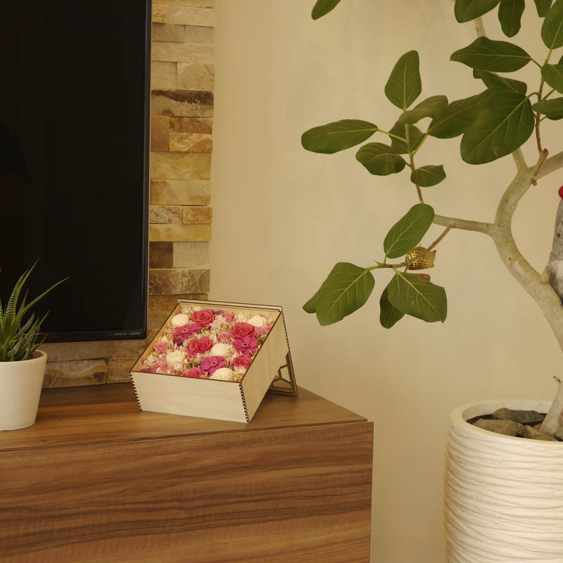 縁起の良い和柄箱入りプリザーブドフラワー(正方形L)