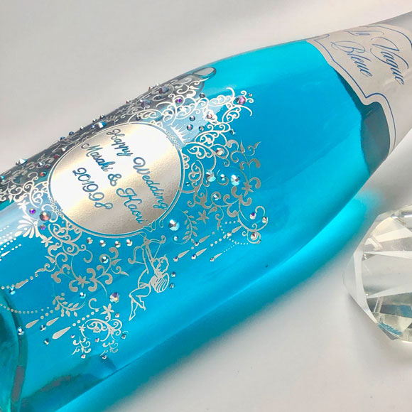 【名入れ】『幸せを呼ぶ青のボトル』ラ・ブァーグ・ブルー｜名入れスワロフスキー装飾